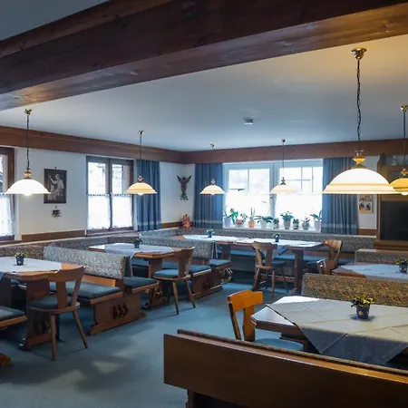 Millinger Pensión 3*